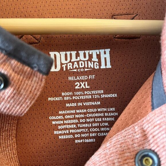 Duluth Trading Company Quarter Snap Top - Picture 2 of 2